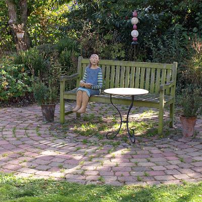 Runde Terrasse aus Betonsteinpflaster