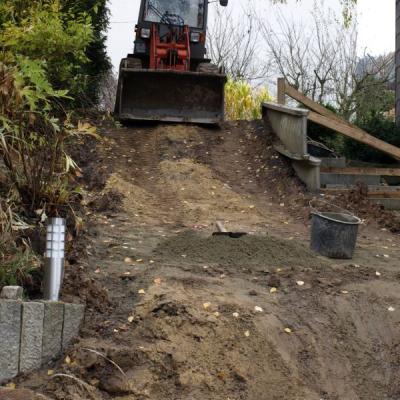 Die 2,00 Meter breite Zufahrt.